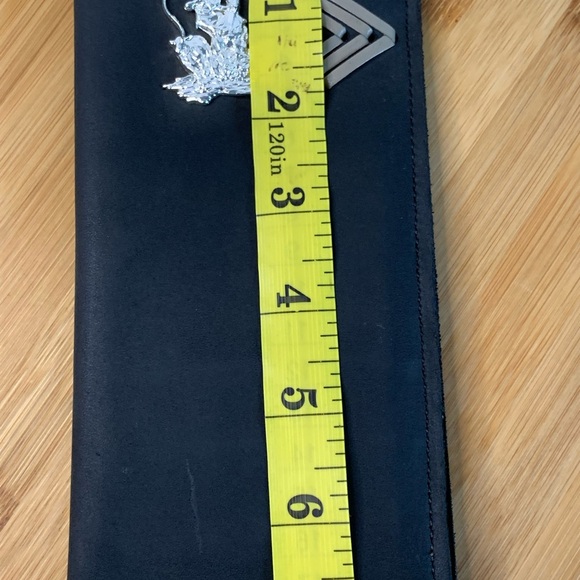 Sleek Black Leather card Holder Wallet with Silver Accent - Picture 7 of 8